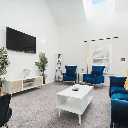 Cozy Home Near Downtown Indy